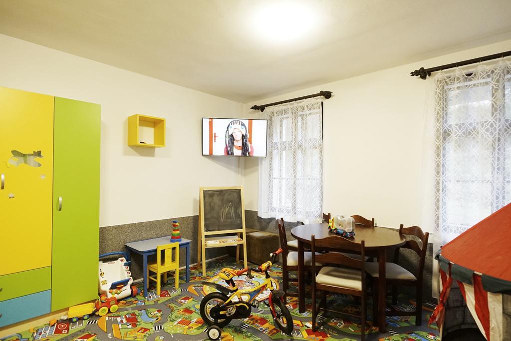 Svoboda nad Úpou Penzion Family מראה חיצוני תמונה